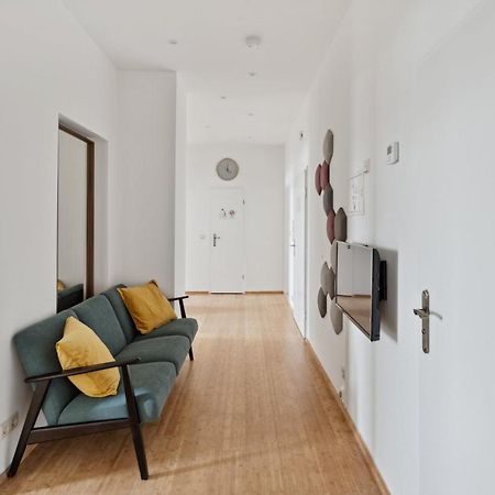 Apartment Fuer 13 Gaeste, 5 Schlafzimmer, 2 Baeder, 2 Loggia'S, Leipzig Zentrum Ost Exterior foto